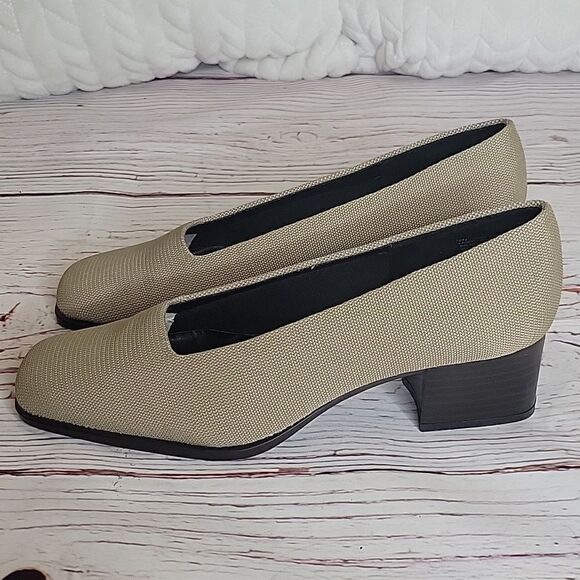 AEROSOLES Tan Knit Square Toed Pumps Size 9 NWOT - Picture 2 of 8